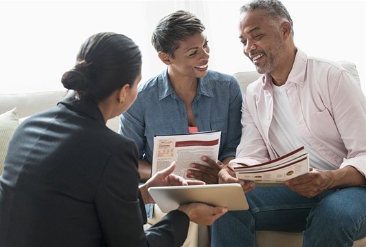 a group dicuss about long-term interest rates